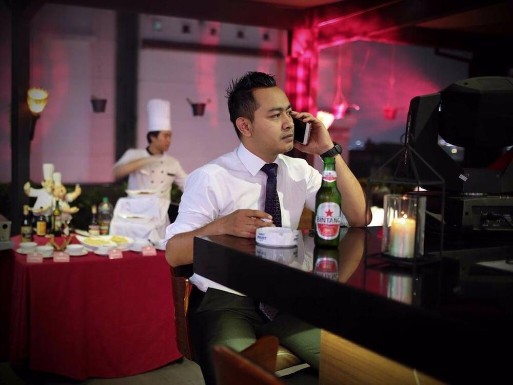 万隆帕萨尔巴鲁广场酒店 外观 照片