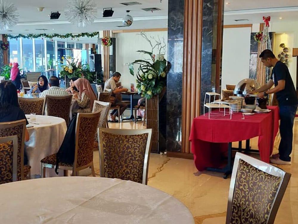 万隆帕萨尔巴鲁广场酒店 外观 照片